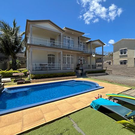 Appartamento Tropical Retreats Flic-en-Flacq Esterno foto