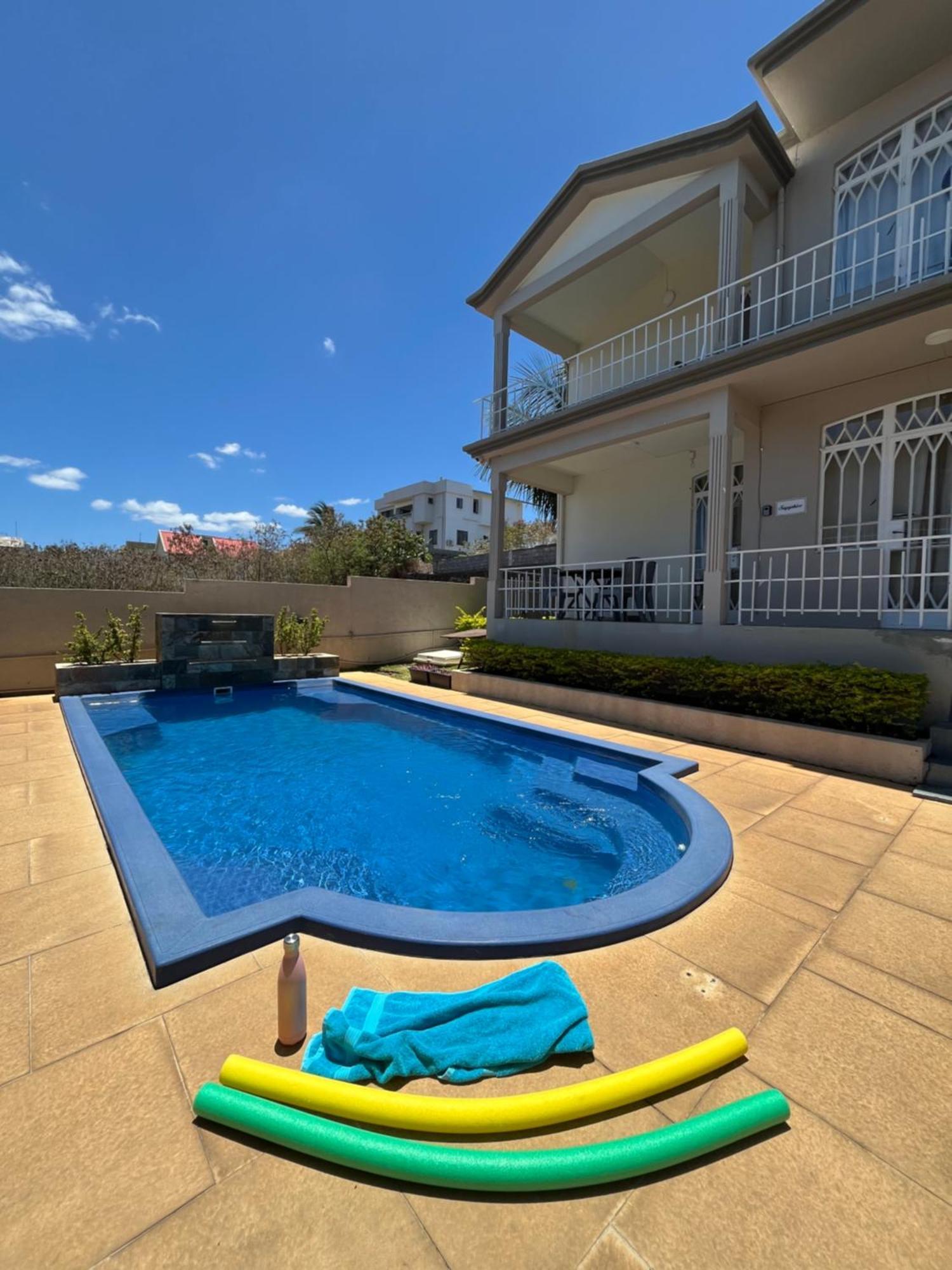 Appartamento Tropical Retreats Flic-en-Flacq Esterno foto